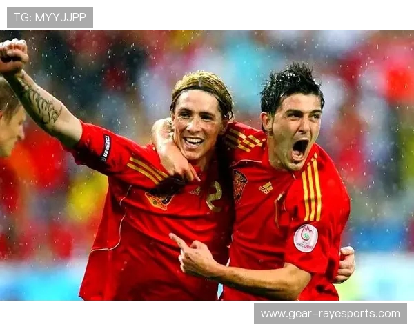 足球明星与粉丝共同见证热情岁月球场上的难忘瞬间